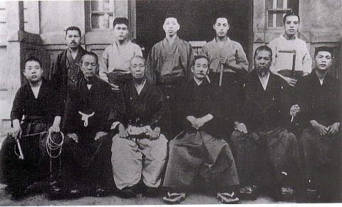 Black and white photo of Kano Jigaro, Shiraishi Hanjiro, Shimizu Takaji taken circa 1922.